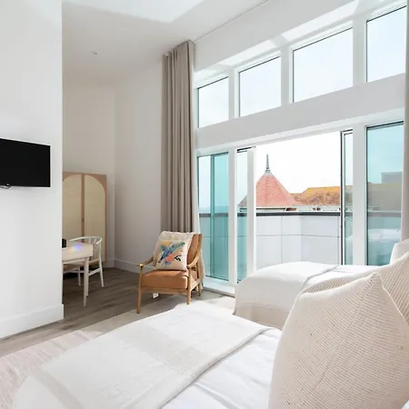 26 Cliff Edge Penthouse In Newquay-3